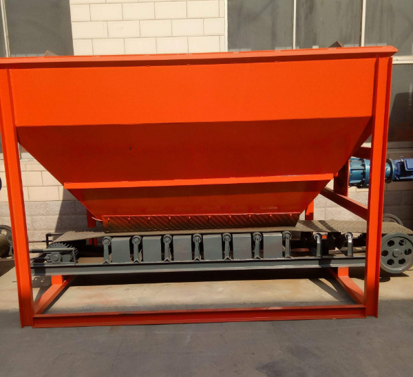 鏟車喂料_看圖王.jpg 鏟車喂料_看圖王.jpg