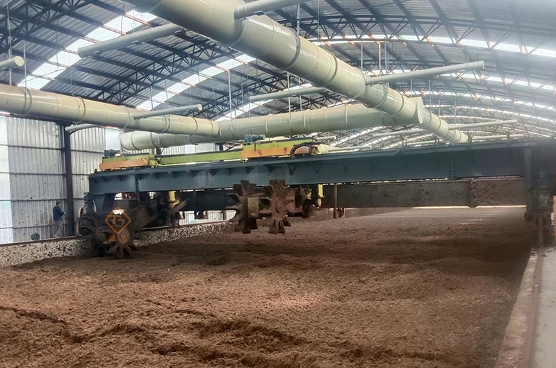 輪盤翻堆機1.jpg 輪盤翻堆機1.jpg