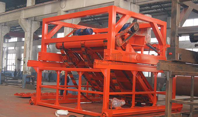 鏈板式翻堆機(jī)