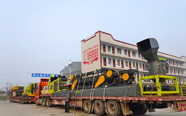 有機(jī)肥生產(chǎn)線發(fā)往陜西府谷.jpg 有機(jī)肥生產(chǎn)線發(fā)往陜西府谷.jpg