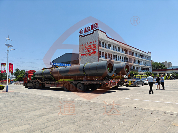 信陽2萬噸顆粒有機(jī)肥生產(chǎn)線發(fā)貨2.jpg 信陽2萬噸顆粒有機(jī)肥生產(chǎn)線發(fā)貨2.jpg