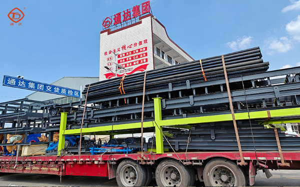 甘肅慶陽有機(jī)肥生產(chǎn)線發(fā)貨1.jpg 甘肅慶陽有機(jī)肥生產(chǎn)線發(fā)貨1.jpg