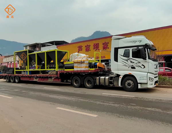 通達重工小型粉狀有機肥生產線已發(fā)往重慶萬州1.jpg 通達重工小型粉狀有機肥生產線已發(fā)往重慶萬州1.jpg