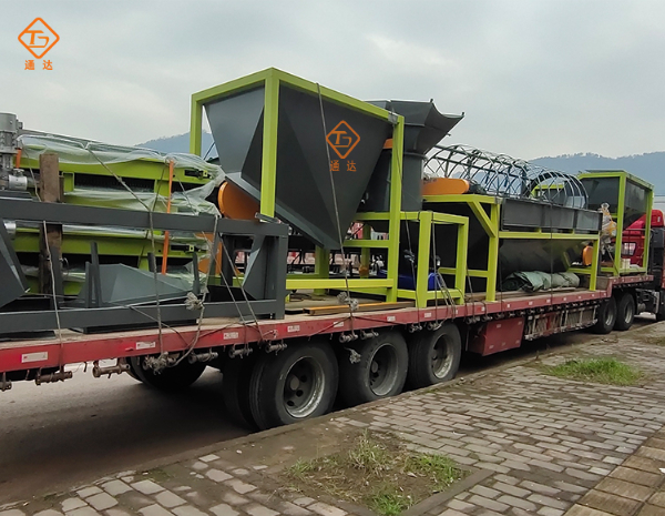 通達(dá)重工小型粉狀有機(jī)肥生產(chǎn)線已發(fā)往重慶萬州.jpg 通達(dá)重工小型粉狀有機(jī)肥生產(chǎn)線已發(fā)往重慶萬州.jpg