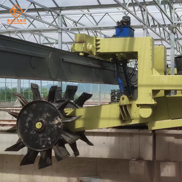 輪盤翻堆機(jī)1.jpg 輪盤翻堆機(jī)1.jpg